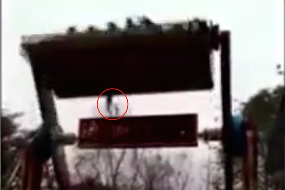 El juego se llama "Un viaje al espacio" y es una de las m&aacute;s visitada del centro de atracciones. (Imagen: captura de YouTube)