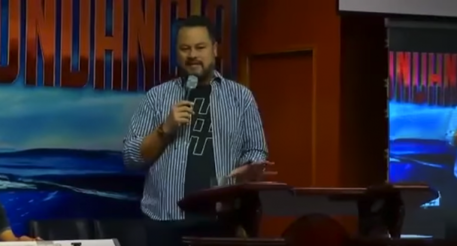 Sergio Guillermo Enr&iacute;quez Garzaro es pastor adjunto de una de las iglesias evang&eacute;licas m&aacute;s grandes del pa&iacute;s. (Foto: Captura de YouTube)