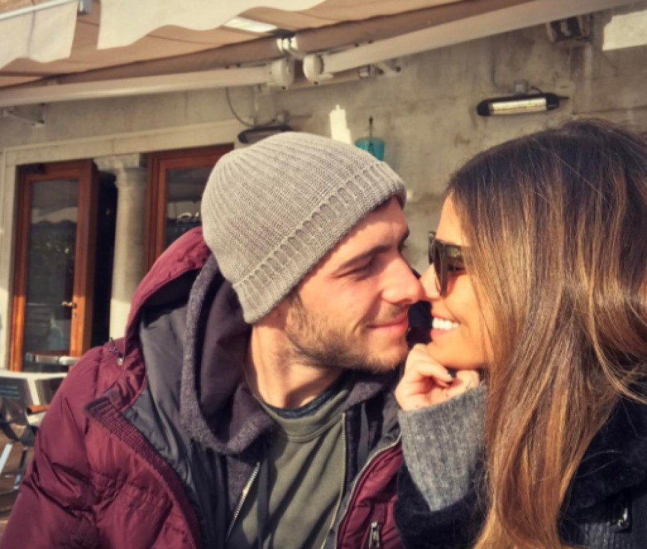 Sergi Roberto est&aacute; en una relaci&oacute;n con la sensual Coral Simanovich. (Foto: Instagram @coralsimanovich)
