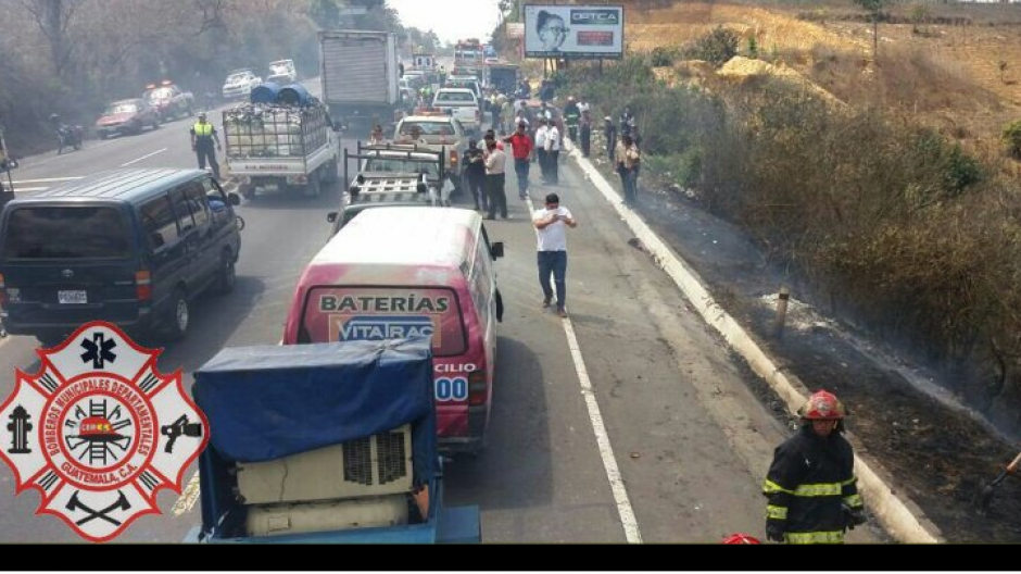 El incidente se gener&oacute; en horas de las tarde, provocando congestionamiento sobre la ruta Interamericana. (Foto: Bomberos Municipales Departamentales)