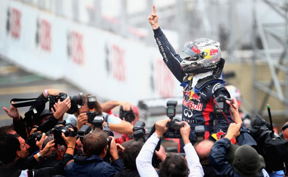 El piloto alem&aacute;n, Sebastian Vettel cerr&oacute; una gran temporada con 13 triunfos, 9 de ellos consecutivos. (AFP)