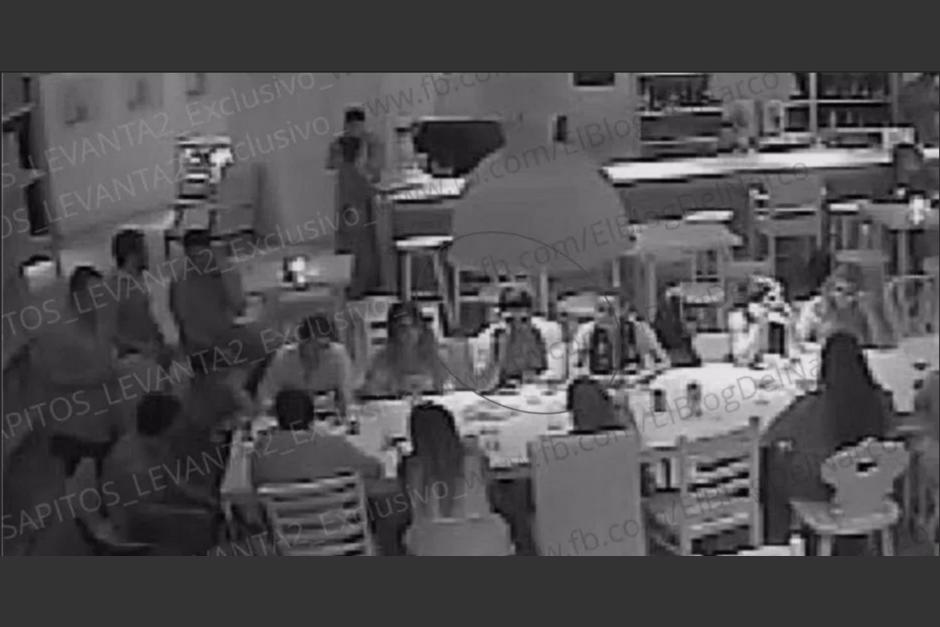 Estas fotograf&iacute;as fueron tomadas de las c&aacute;maras de seguridad del restaurante. (Foto: cnnespanol.com)