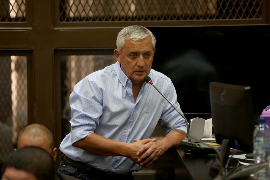 A Roxana Baldetti le tomó solamente 15 segundos para su declaración. (Foto: Alejandro Balan/Soy502)