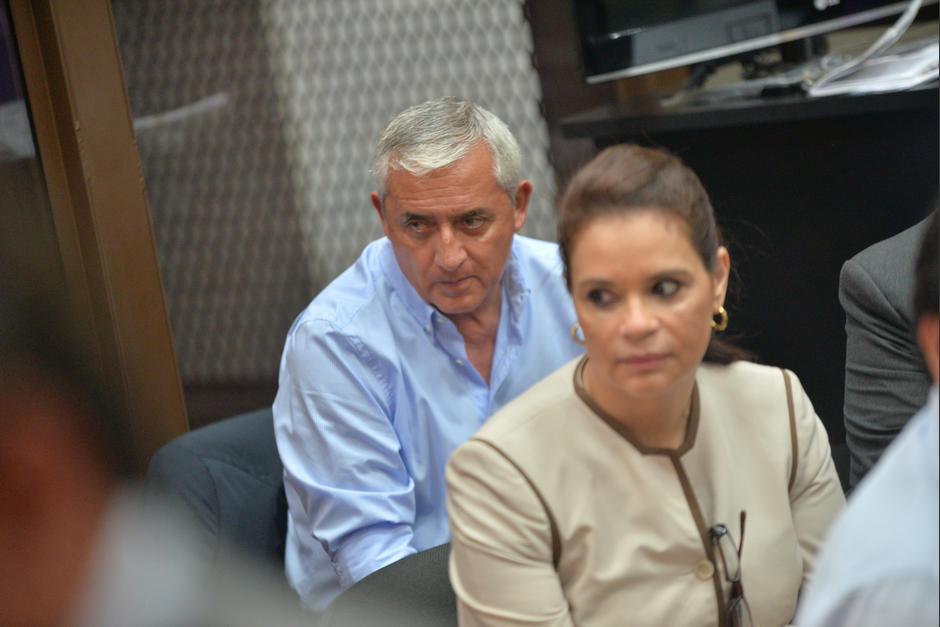 Otto Pérez y Baldetti escucharon dos de las cuatro horas de la declaración de JC Monzón. (Foto: Wilder López/Soy502)