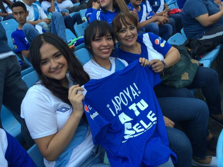 As&iacute; los aficionados de Guatemala esperan el inicio del sue&ntilde;o mundialista en casa frente a Trinidad y Tobago. &nbsp;(Foto: &nbsp;Nuestro Diario)