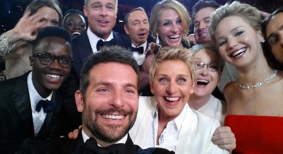Una de las selfies m&aacute;s famosas de 2014 fue esta captada durante los Premios Oscar. (Foto:&nbsp;radiomujer.com.mx)