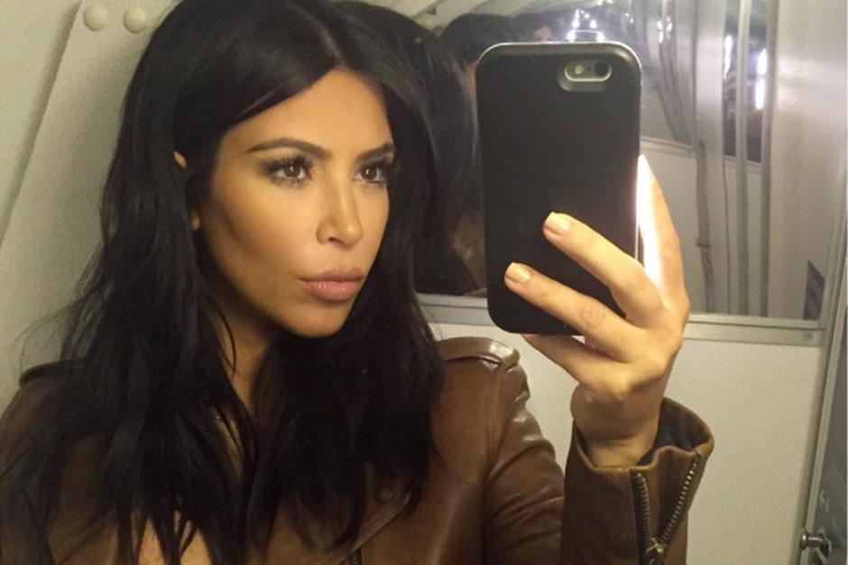 Kim Kardashian, desnuda, embarazada y sin retoques en un 'selfie'.