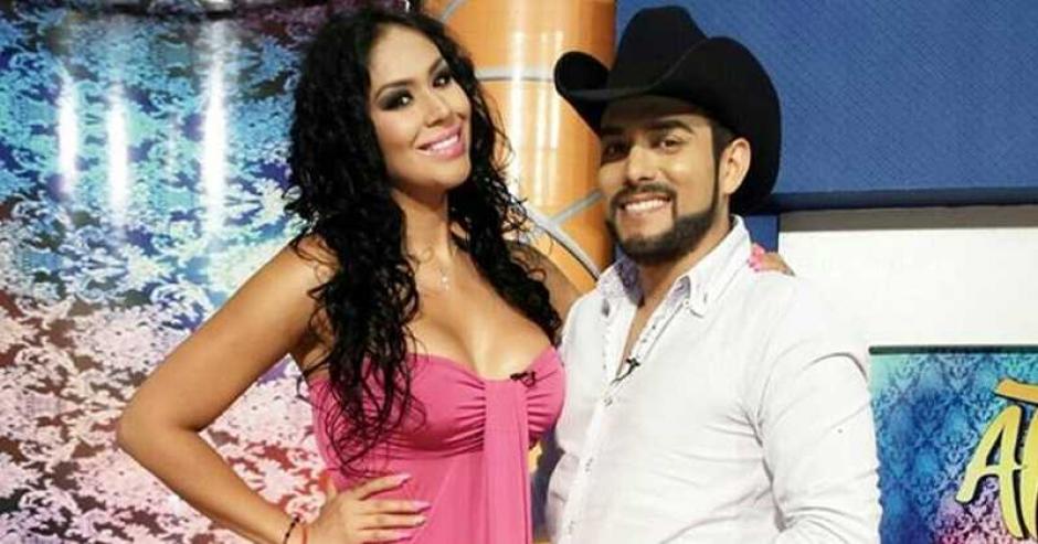 Tania Reza y el presentador Enrique Tovar. (Foto: semana.com)