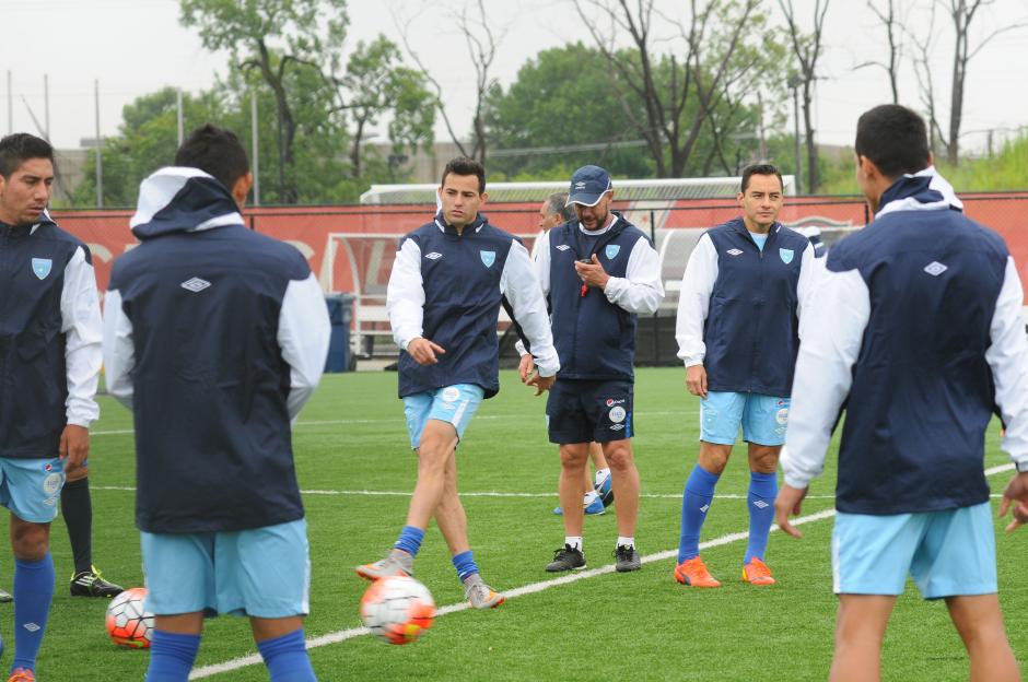 El t&eacute;cnico guatemalteco ensaya el 11 para enfrentar a Trinidad y Tobago en la Copa Oro. (Foto: Aldo Mart&iacute;nez/NuestroDiario)&nbsp;
