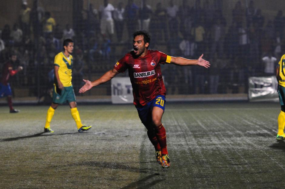 Municipal de la mano de Carlos el Pescado Ruiz buscar&aacute;n frenar por segunda vez el pentacampeonato de Comunicacines. (Foto. Nuestro Diario)