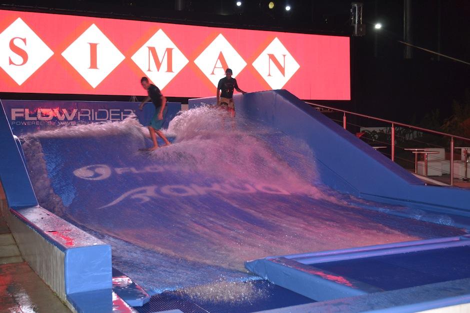 El verano lleg&oacute; a Sim&aacute;n, exhibiciones de deportes de la &eacute;poca acompa&ntilde;aron este importante desfile. (Foto: Sim&aacute;n oficial)&nbsp;