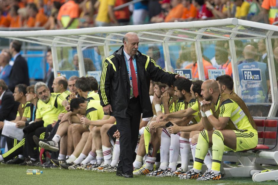 El t&eacute;cnico Vicente Del Bosque se mantuvo sereno a pesar de la goleada en contra. (Foto: EFE)