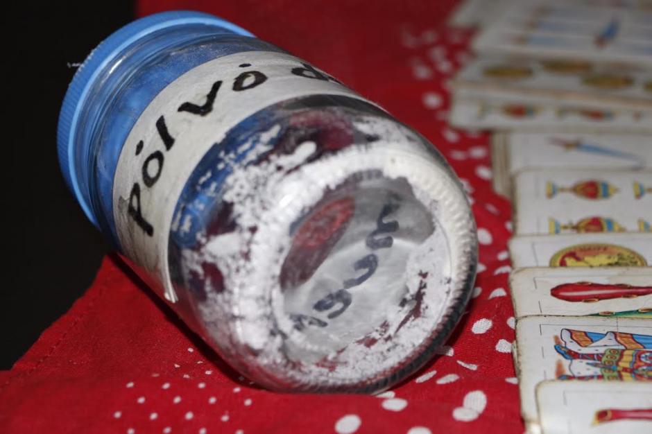 Un hombre estaf&oacute; a varias personas con la lectura de cartas del tarot. (Foto: PNC) 