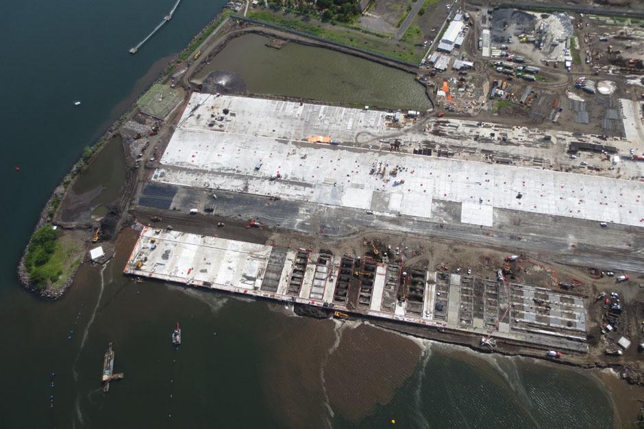 Vista aérea de la Terminal de Contenedores Quetzal, un proyecto de más de 177 millones de dólares que arrendará en usufructo un terreno dentro de la Portuaria Quetzal durnate los próximos 25 años. (Foto: TCQ)