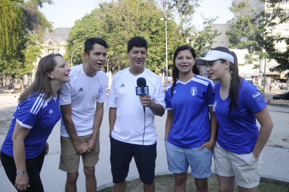 La familia de Charles Fern&aacute;ndez viaj&oacute; a R&iacute;o para apoyar al pentatleta guatemalteco en los Juegos. (Foto: Aldo Mart&iacute;nez/Enviado de Nuestro Diario)