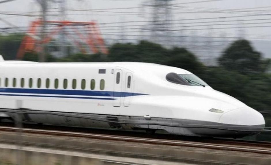El tren bala de Jap&oacute;n puede alcanzar una velocidad de 285 kil&oacute;metros por hora. (Foto: telesurtv,net)
