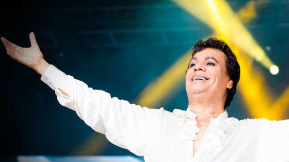 Al homenaje titulado "Eternamente Juan Gabriel" asistieron m&aacute;s de 40 mil personas. (Foto: Televisa Espect&aacute;culos)