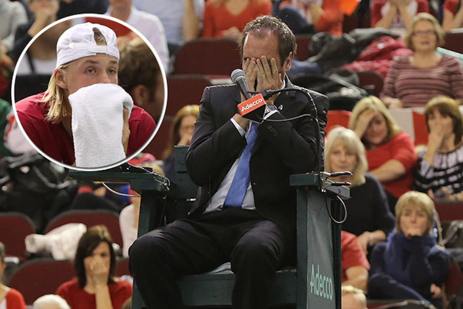 Tras un momento de frustraci&oacute;n y c&oacute;lera, el canadiense lanz&oacute; la pelota sin importar el rumbo. Para su mala fortuna, esta impact&oacute; contra el juez de silla. (Imagen:&nbsp;caracoltv.com)