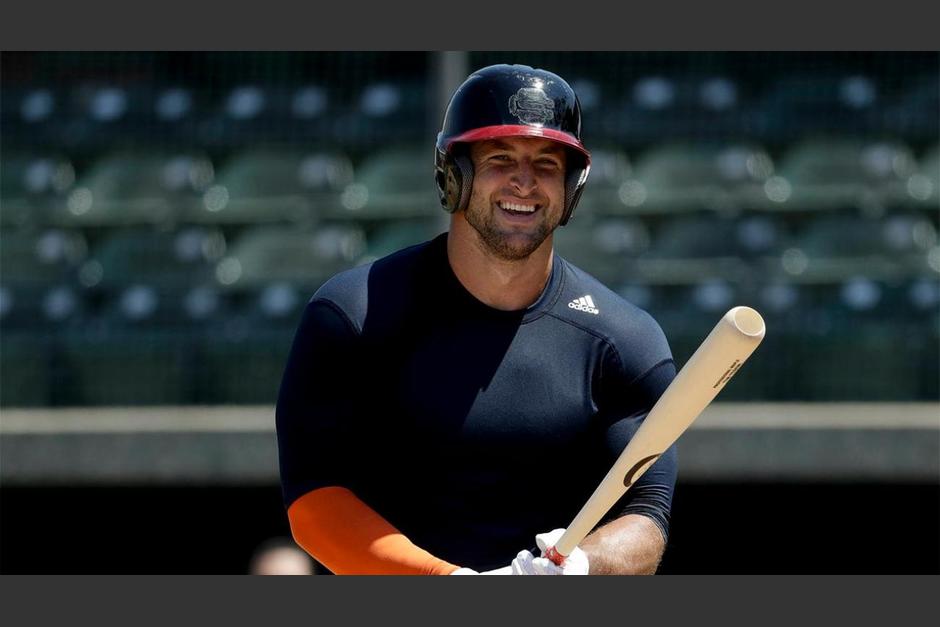 El exjugador de f&uacute;tbol americano Tim Tebow probar&aacute; suerte en el b&eacute;isbol jugando con los Mets. (Foto: si.com)