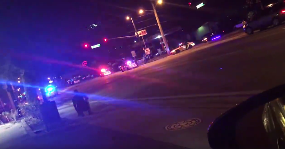 Tony Torres se encontraba en el estacionamiento de la discoteca y lo grab&oacute; todo. (Foto: Tomado del video de Tony Torres) 