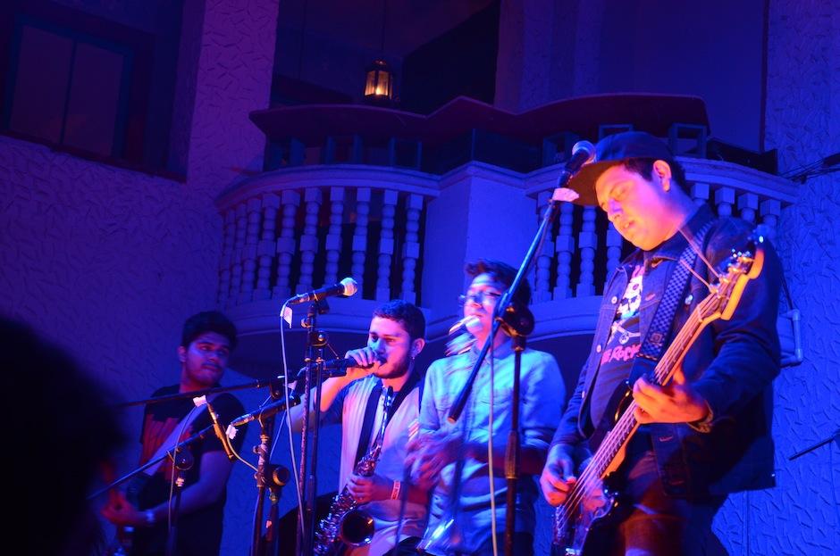 Los "Tomatos" lanzaron su EP, "La Gran Mudanza", el viernes pasado en El Gran Hotel, junto a amigos y fan&aacute;ticos. (Foto: Selene Mej&iacute;a/Soy502)&nbsp;