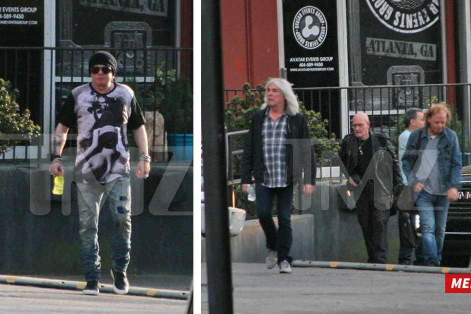 El cantante y la banda fueron captados a su salida de un estudio de grabación. (Foto: TMZ)