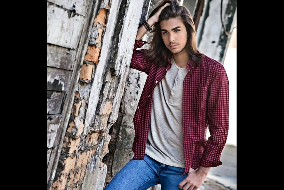 Tony Castro participar&aacute; como modelo en el desfile de la marca francesa Chanel. (Foto: Hoy)