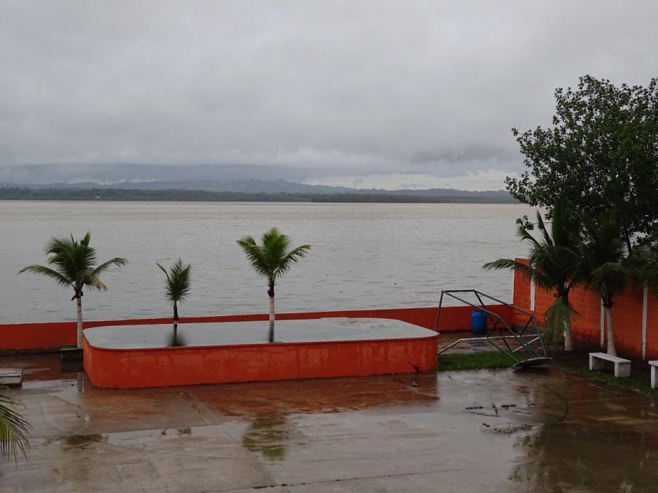 Este era el panorama de Puerto Barrios, Izabal luego de las lluvias provocadas por la Tormenta Earl. (Foto: @ClimaenGuate)