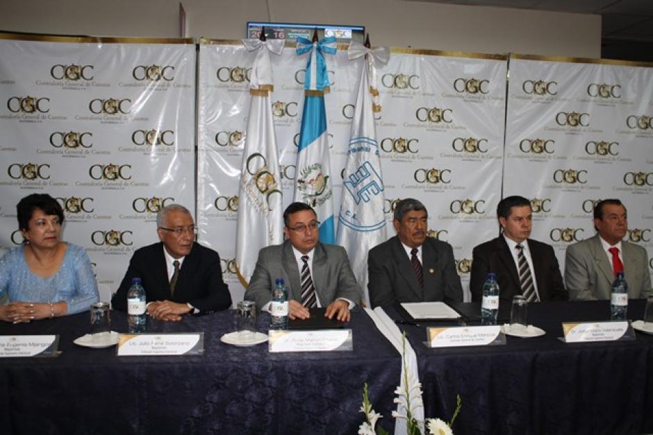 La Contraloría General de Cuentas firmó un acuerdo con el Tribunal Supremo Electoral para mejorar el mecanismo de verificación de autenticidad del finiquito. (Foto: TSE)