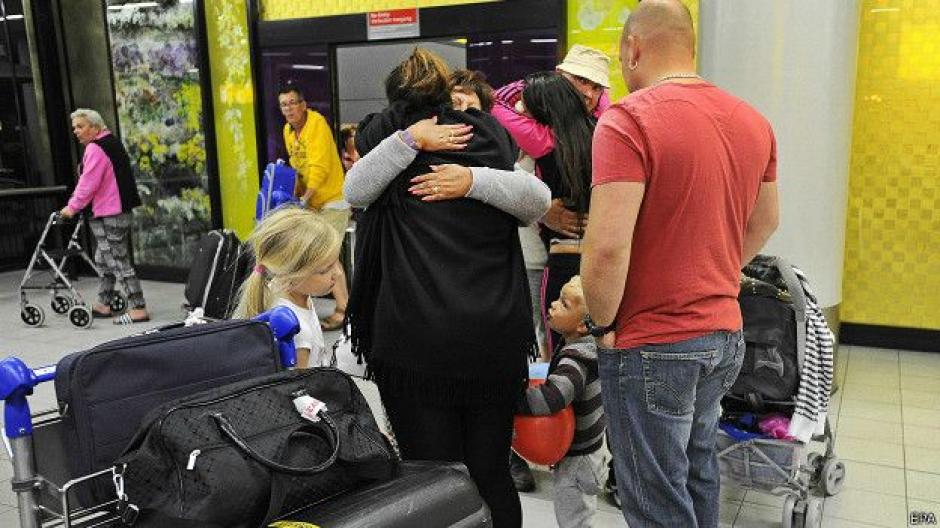 Miles de turistas abandonan Tunez, muchos se preguntan por qu&eacute; el gobierno no aplic&oacute; medidas de seguridad m&aacute;s dr&aacute;sticas. &nbsp;(Foto: BBC)&nbsp;