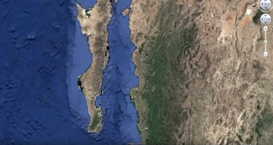 Un bloguero asegura que descubri&oacute; una ciudad alien&iacute;gena. (Captura de pantalla: MEXICOGEEK/YouTube)