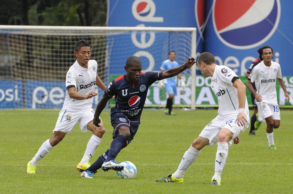 Milton "Tyson" N&uacute;&ntilde;ez intenta superar la marca de Javier del &Aacute;guila y Carlos Mej&iacute;a.&nbsp;(Foto: Orlando Chile/Nuestro Diario)