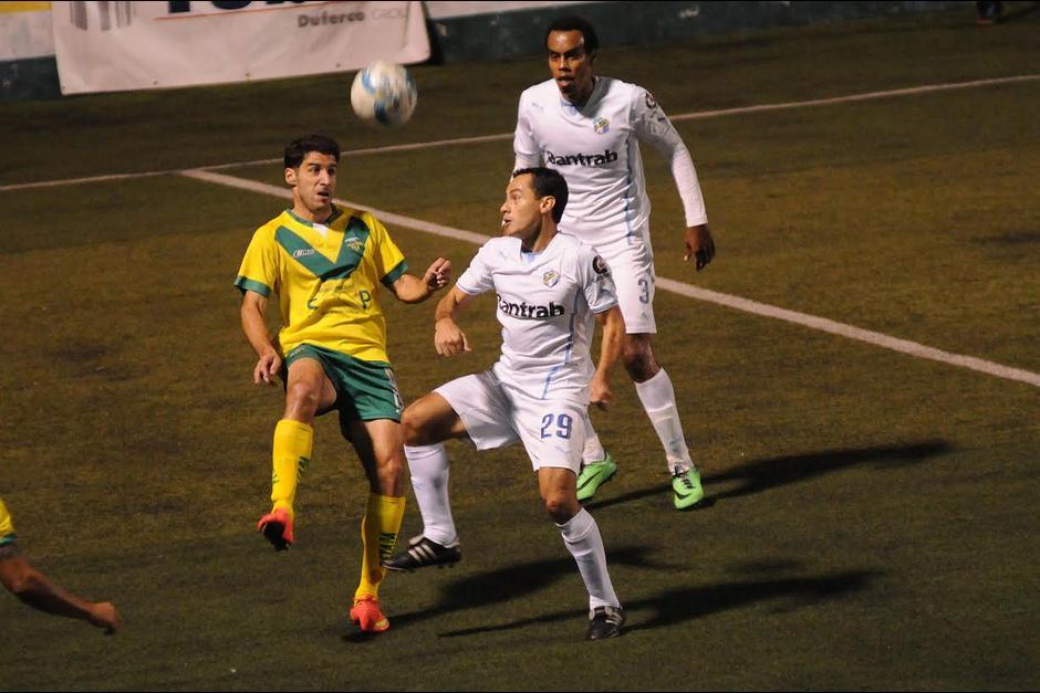 Los Cremas inician su camino por la defensa de su t&iacute;tulo, pero enfrentar&aacute;n a un fuerte Petapa. (Foto: Archivo)
