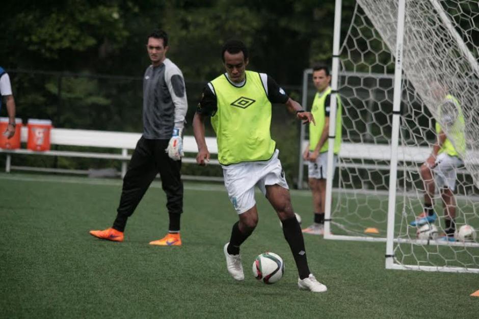 Wilson Lal&iacute;n y Ricardo Jer&eacute;z, en la pr&aacute;ctica Bicolor en la Universidad de los Dominicos. (Foto: Francisco Nieves/Fedefut)