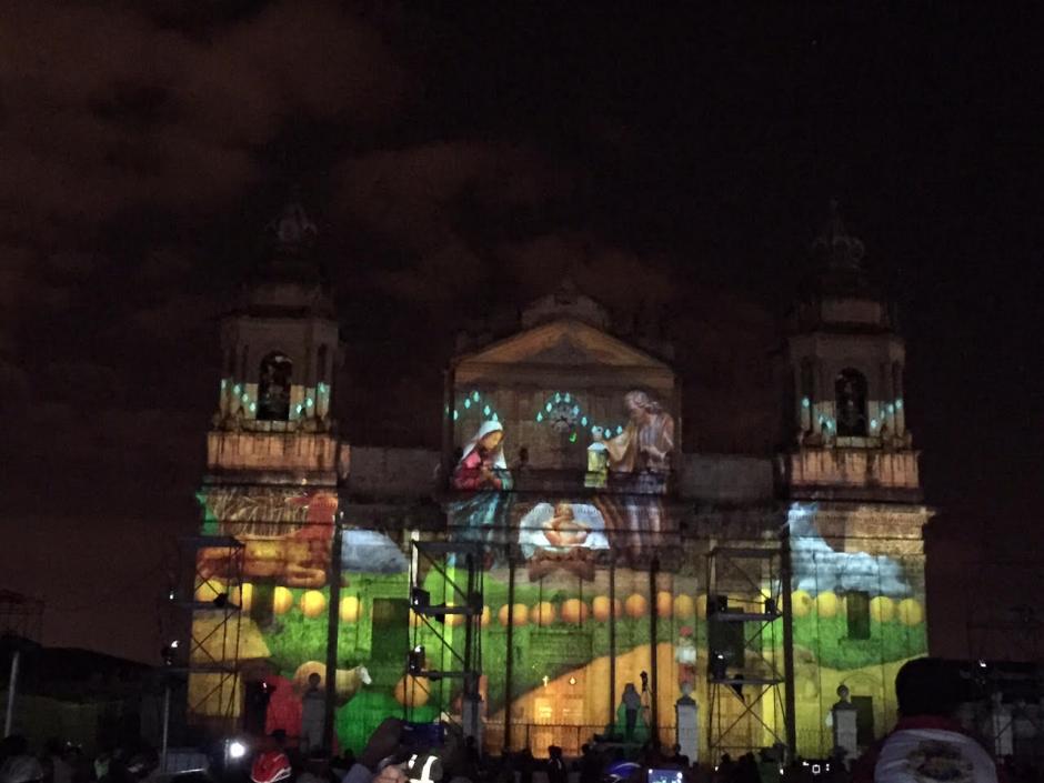 Las im&aacute;genes se aprecian en 3D. (Foto: Gustavo M&eacute;ndez/Soy502)