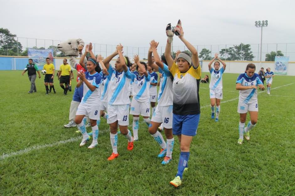 El CEI de Quetzaltenango, rama femenina, obtuvo el subcampeonato del Mundial Escolar Guatemala 2015. (Foto: Digef)
