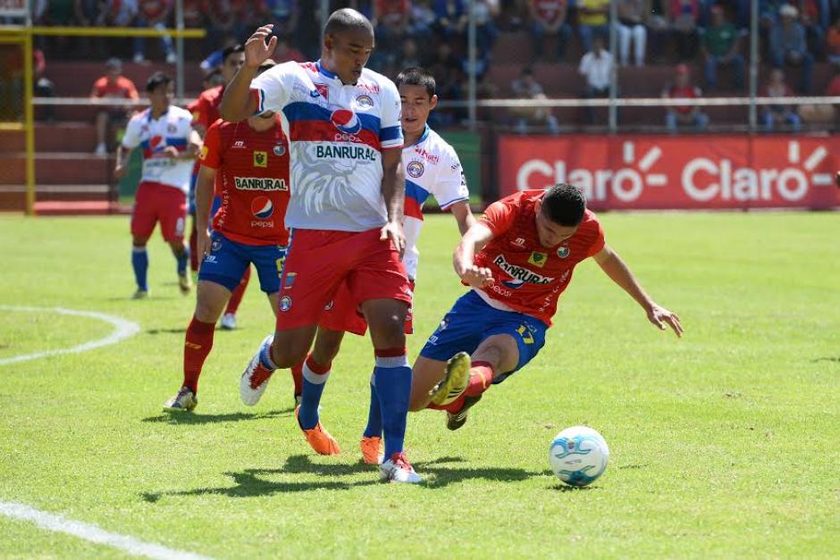 Xelaj&uacute; se llev&oacute; un valioso empate tras su visita al estadio Manuel Felipe Carrera ante Municipal. (Foto: Sergio Mu&ntilde;oz/Nuestro Diario)