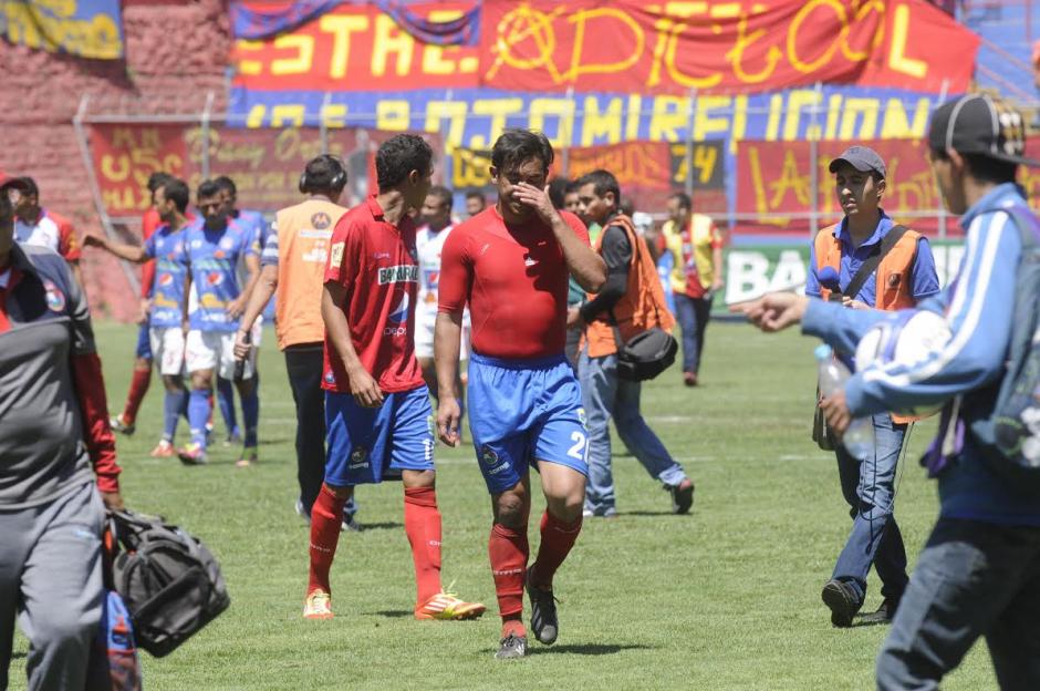 A pesar de la presencia de Carlos Ruiz como titular, Municipal cay&oacute; ante Mictl&aacute;n. (Foto: &Aacute;lvaro Yool/Nuestro Diario).