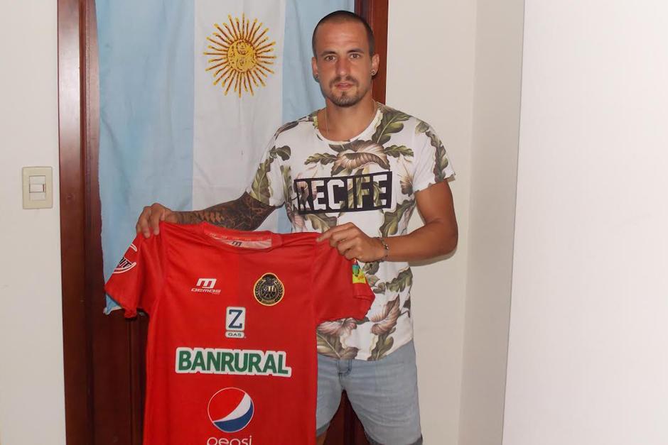 El argentino cuenta sus sensaciones despu&eacute;s de su primer mes en el club Municipal. (Foto: &Aacute;lvaro Lainfiesta/Soy502)