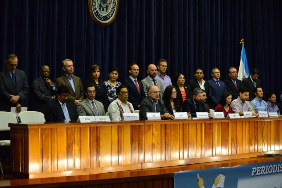 Directores de los medios de comunicaci&oacute;n en Guatemala participaron en la conferencia que se desarroll&oacute; en la Universidad Rafael Land&iacute;var. (Foto: Wilder L&oacute;pez/Soy502)&nbsp;
