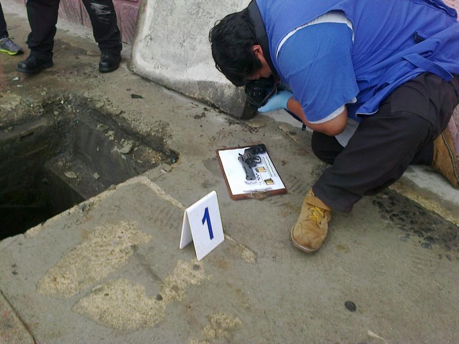 El arma de fuego localizada ser&aacute; evaluada por el Inacif para determinar si fue utilizada para el ataque. (Foto: Nuestro Diario)