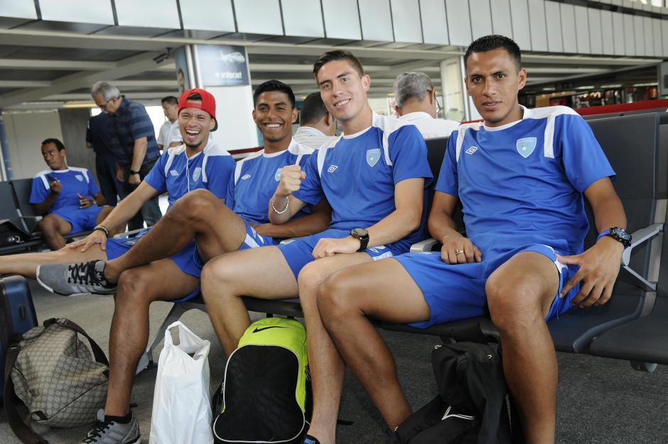 Stefano Cincotta, Mois&eacute;s Hern&aacute;ndez, El&iacute;as Enoc V&aacute;squez y Gerson Tinoco, captados previo a tomar el vuelo a Honduras. Los cuatro podr&iacute;an estar en el equipo titular de Iv&aacute;n Sopegno. (Foto: Orlando Chile/Enviado especial de Nuestro Diario)