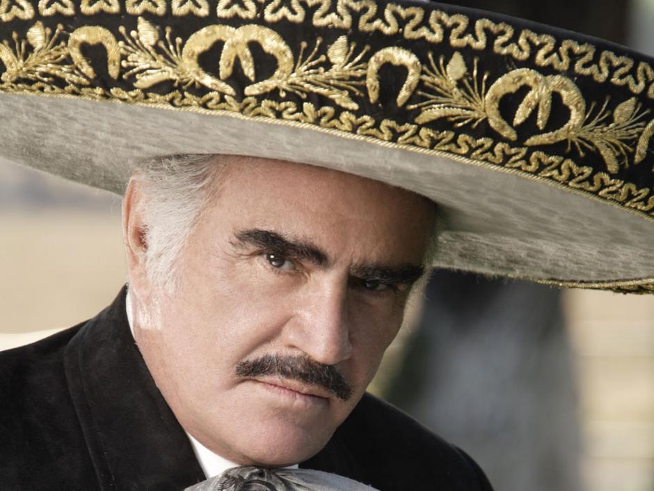 El popular &iacute;dolo de la canci&oacute;n ranchera ha sido objeto de rumores, que aseguran que ha muerto.