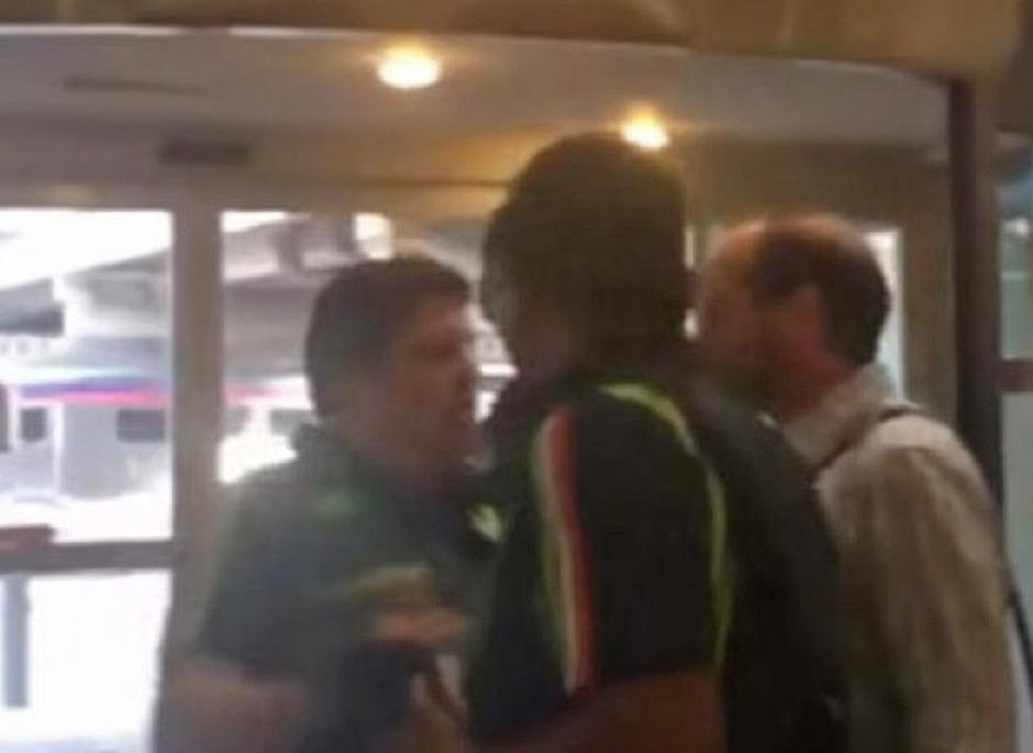 Es casi seguro que Miguel Herrera no seguir&aacute; m&aacute;s al frente de la selecci&oacute;n mexicana tras la publicaci&oacute;n del video donde agrede f&iacute;sicamente a un periodista. (Imagen: YouTube)