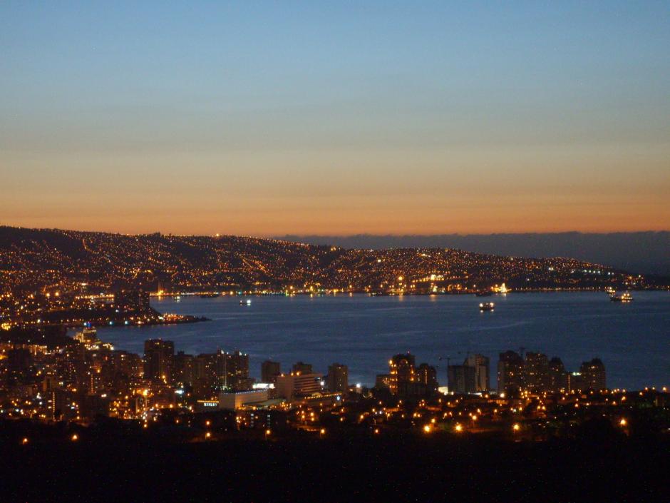 Perteneciente a la regi&oacute;n de Valpara&iacute;so, posee grandes parques y &aacute;reas verdes, as&iacute; como una exquisita vida nocturna y cultural.
