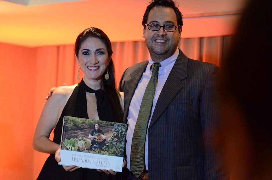 "Viviendo la receta", el libro de gastronomía guatemalteca, realizado por Mirciny Moliviatis. (Foto: Selene Mejía/Soy502)&nbsp;