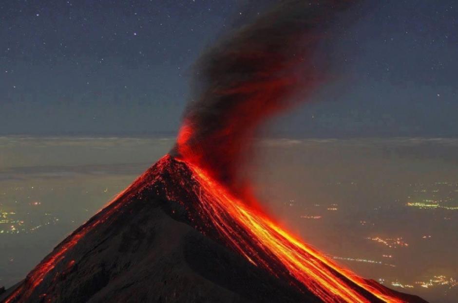 El volc&aacute;n de fuego es el que m&aacute;s activo en Guatemala. Sus erupciones son conocidas desde tiempos de la conquista, seg&uacute;n el Insivumeh. (Foto: fuegoeterno.wordpress.com)