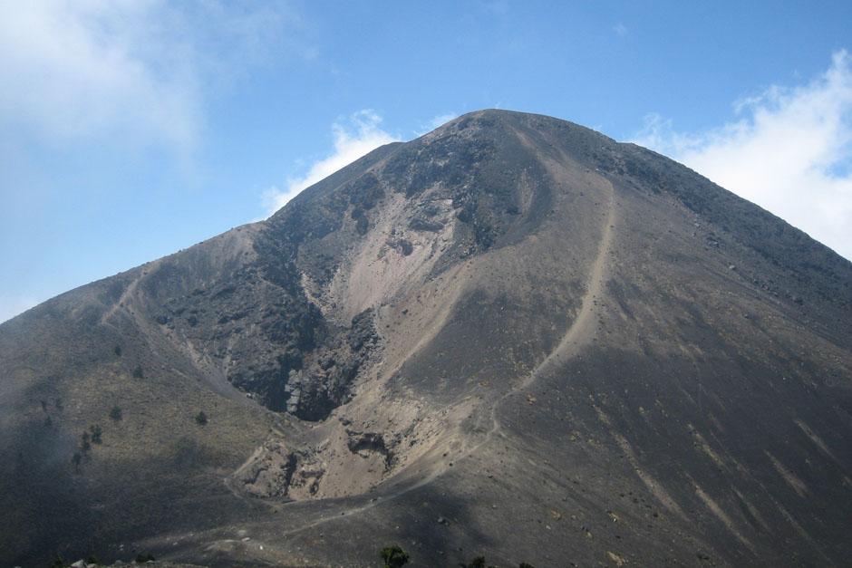 El Volc&aacute;n de Acatenango, ubicado en Chimaltenango, es visitado constantemente por monta&ntilde;istas y aventureros. Este domingo un grupo de 7 personas se extravi&oacute;, pero afortunadamente fueron encontrados r&aacute;pidamente. (Foto: Archivo)