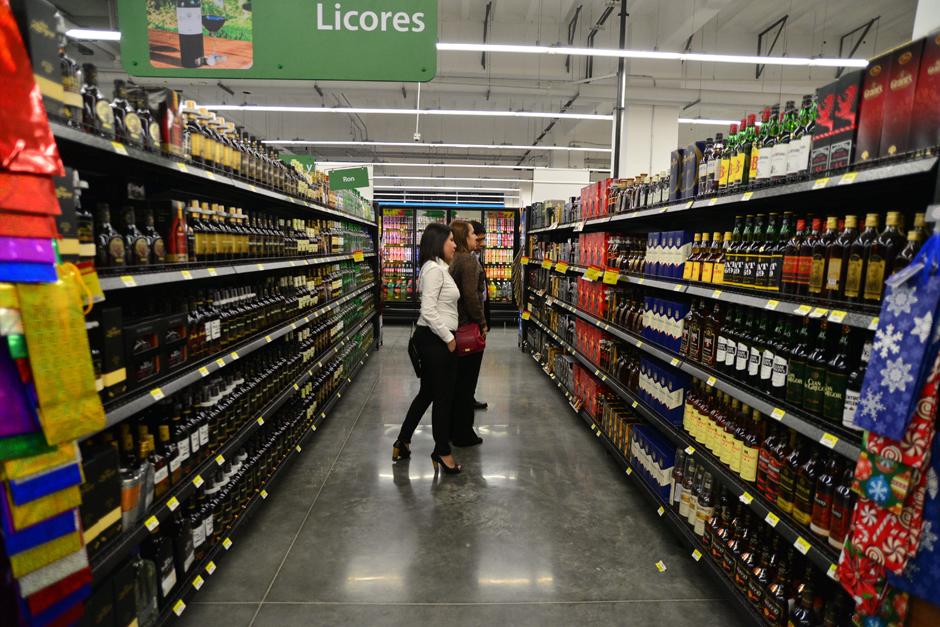 Los guatemaltecos gastar&aacute;n m&aacute;s de 910 millones de quetzales en licores y 600 millones de quetzales en uvas y manzanas. Esto se desprende de algunos de los gastos de fin a&ntilde;o. (Foto: Wilder L&oacute;pez/Soy502)