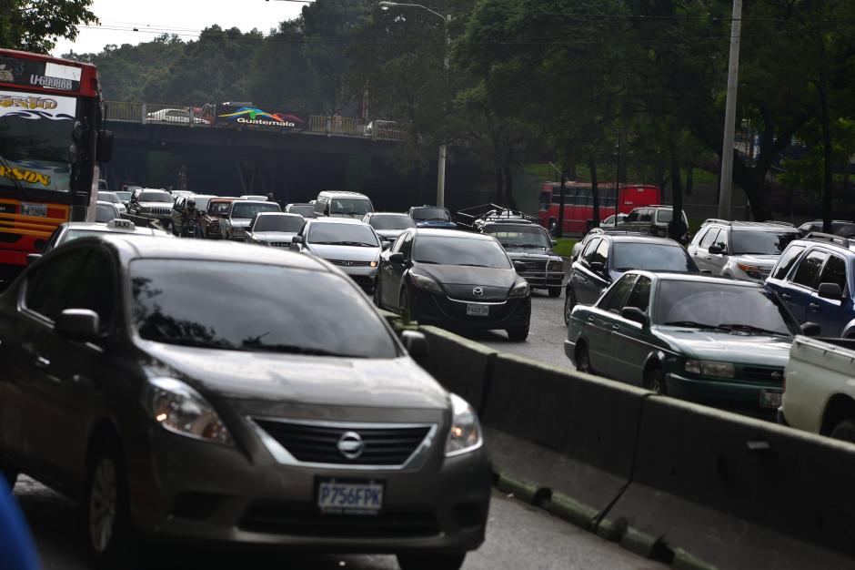 El Tr&eacute;bol y el Bulevar Liberaci&oacute;n reportan la mayor carga vehicular. (Foto: Soy502/Wilder L&oacute;pez)
